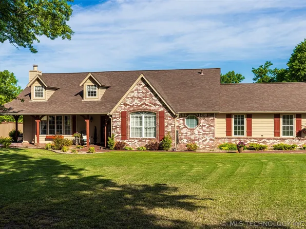 7655 E Brit Dr, Claremore, OK 74019