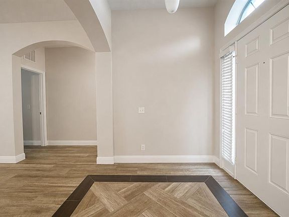 3rd image of 1147 DEGRAW DRIVE