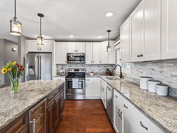 4th image of 6806 Deerwood Ln N