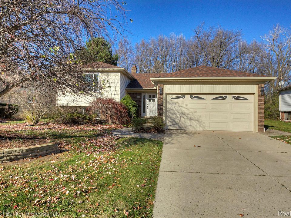 1st image of 1855 N Lake Dr