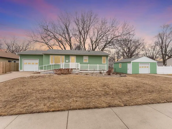 3104 S Prairie Ave, Sioux Falls, SD 57105