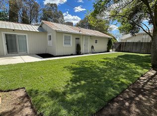 27 1/2 W 26th St #B, Merced, CA 95340