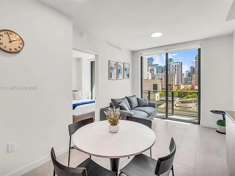 121 NE 5th St #902 — Photo 11