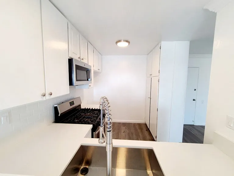 Annandale Terrace Apartments — Photo 8