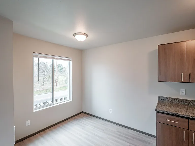 Cherry Glen Apartments — Photo 9