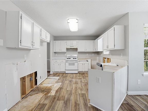 5th image of 1404 Chapel Hill Ln SW