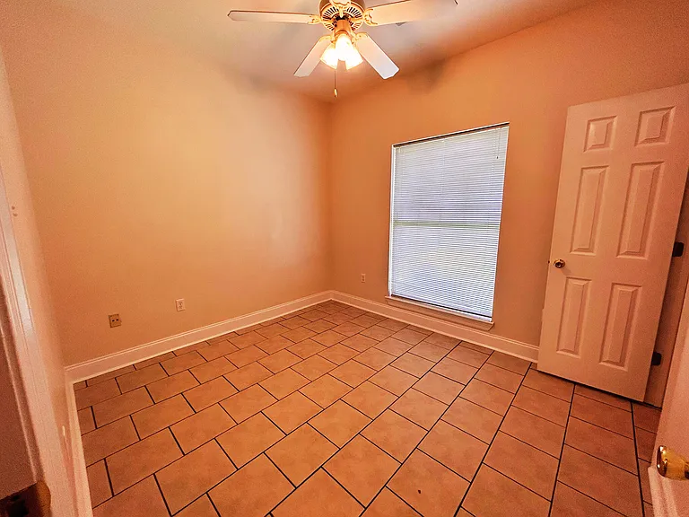 12342 Pineview Ln — Photo 5