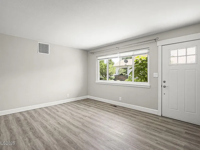 1227 Gordon Ave #A — Photo 7