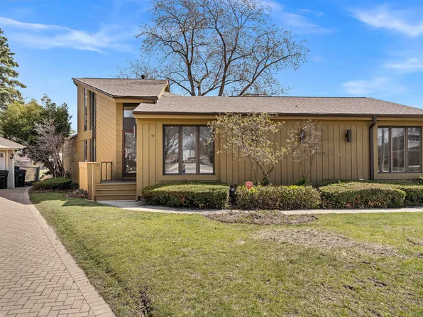 9323 Olcott Ave, Morton Grove, IL 60053