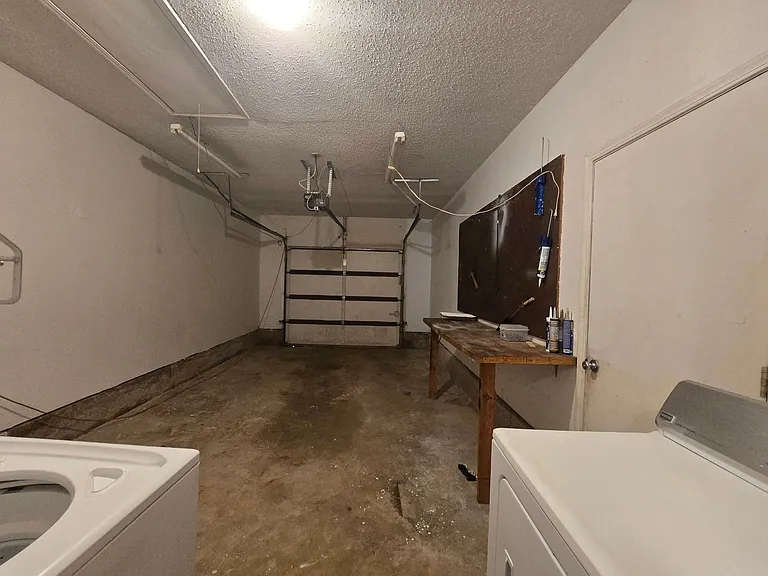 112 Thomas Blvd — Photo 33