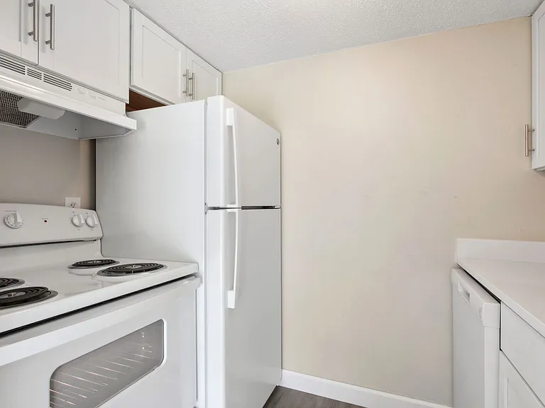 10561 Cypress Ave — Photo 14