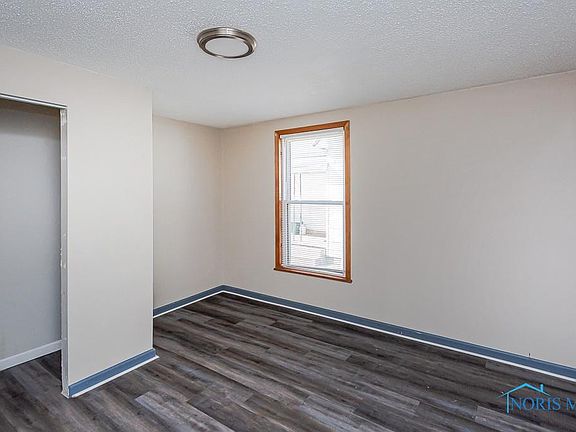 3rd image of 4042 Vermaas Ave