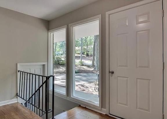 4th image of 1810 Teasley Dr SE
