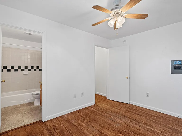 1307 Concho St #A — Photo 13