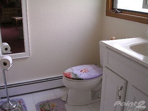 5th image of 35 Beatrice Dr