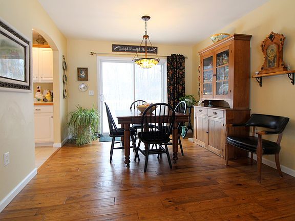3rd image of 5897 Lyman Dr