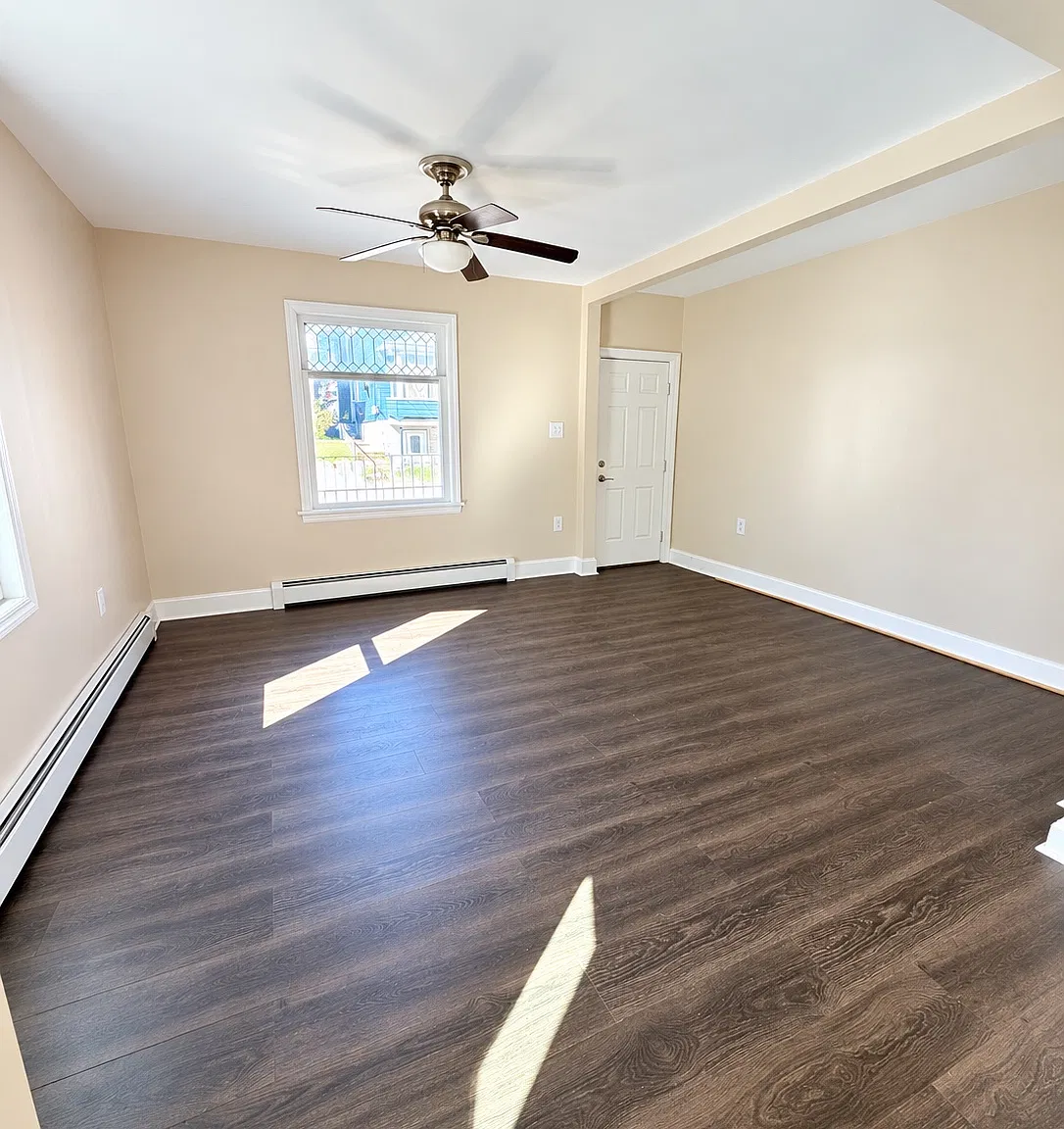 5 bed, 1200 sqft, $1,800 — Photo 2