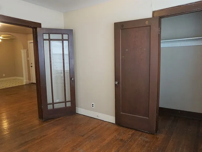 3400 N Robinson Ave — Photo 17