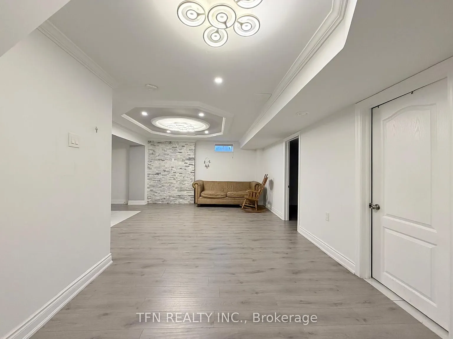 2 bed, $1,900 — Photo 4
