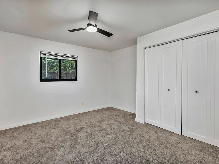 2535 Lysle Ln #1B — Photo 11