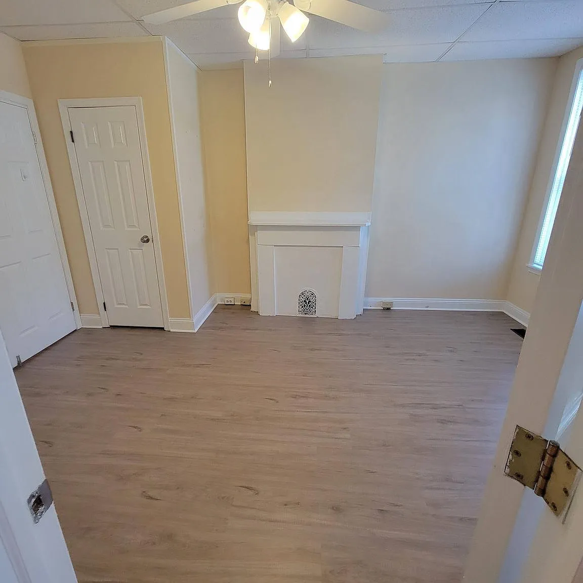 6 bed, 2150 sqft, $4,500 — Photo 2