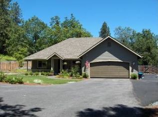 512 NW Valley View Dr, Grants Pass, OR 97526