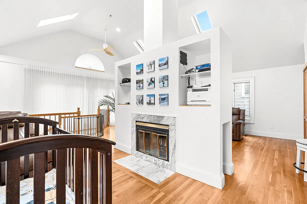 2 bed, 2.5 bath, 2173 sqft, $5,500 — Photo 3