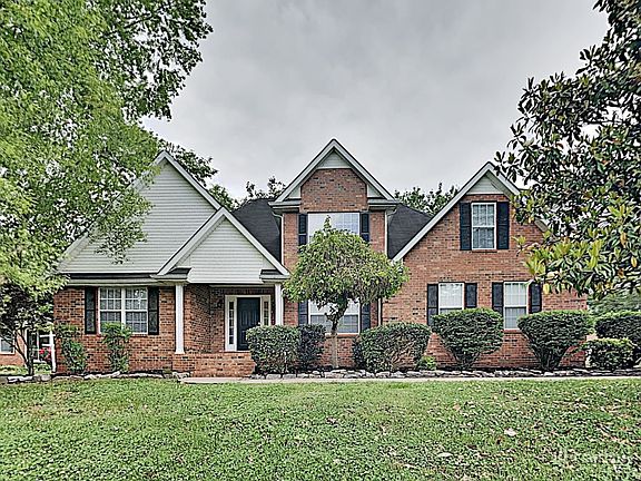 3rd image of 1922 Turfland Dr