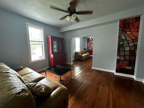 3rd image of 801 Osage St