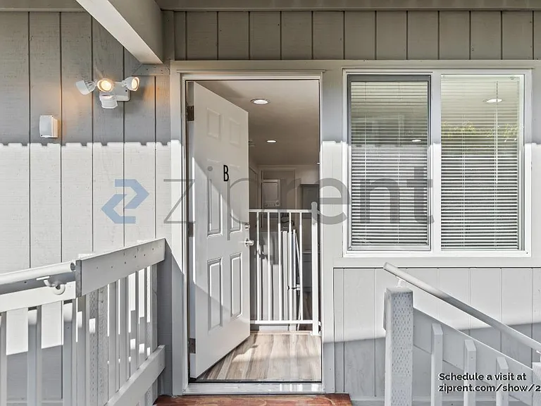 10806 Hubbard Way #B — Photo 4