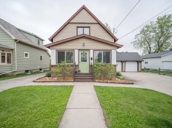 690 North STREET, West Bend, WI 53090