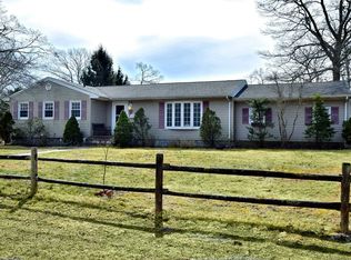 22 Carlson Rd, Ronkonkoma, NY 11779