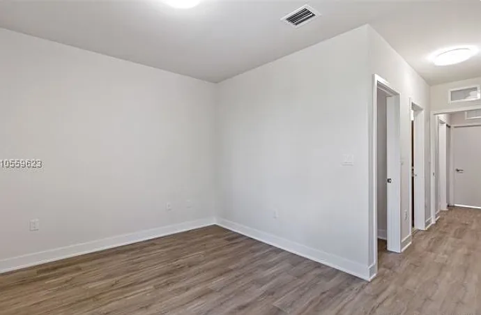 517 NE 121st St #517 — Photo 7
