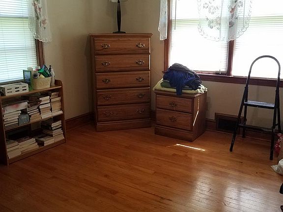5th image of 401 Rosewood Ave