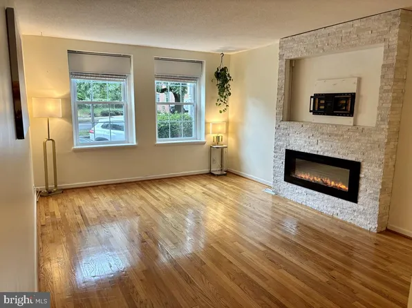 4815 31st St S APT A2, Arlington, VA 22206