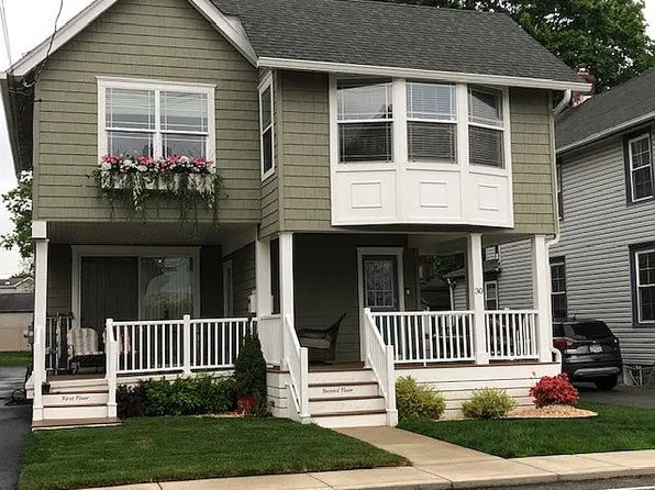 30 Waterloo Ave, Berwyn, PA 19312