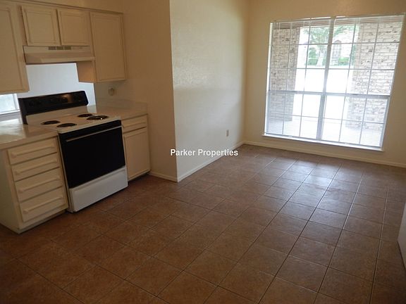 5th image of 410 Charlotte St
