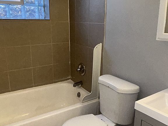 4th image of 6435 S Evans Ave #1