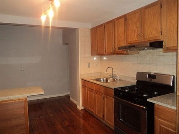 3rd image of 693 Degraw St #2