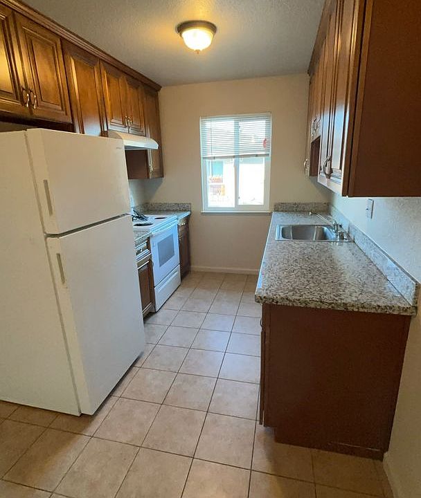 1st image of 1510 Valley View Rd APT 13
