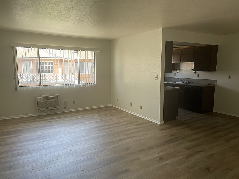 1st image of 212 S Glenwood Pl