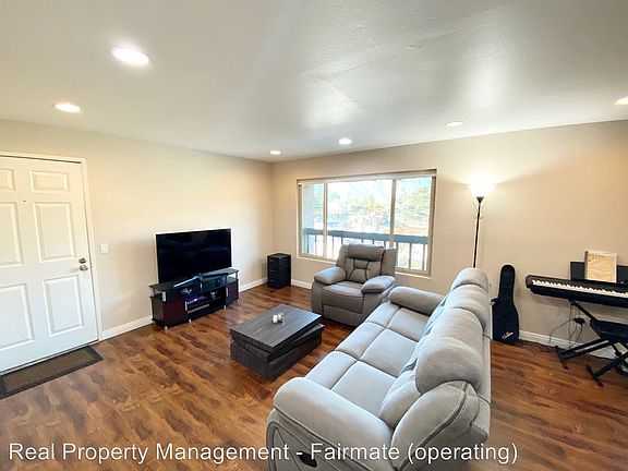 4th image of 830 N Dalton Ave APT 204