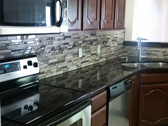3rd image of 1101 N Brookside Dr