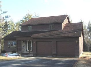 25 Woodland Hills Dr, Morrisonville, NY 12962
