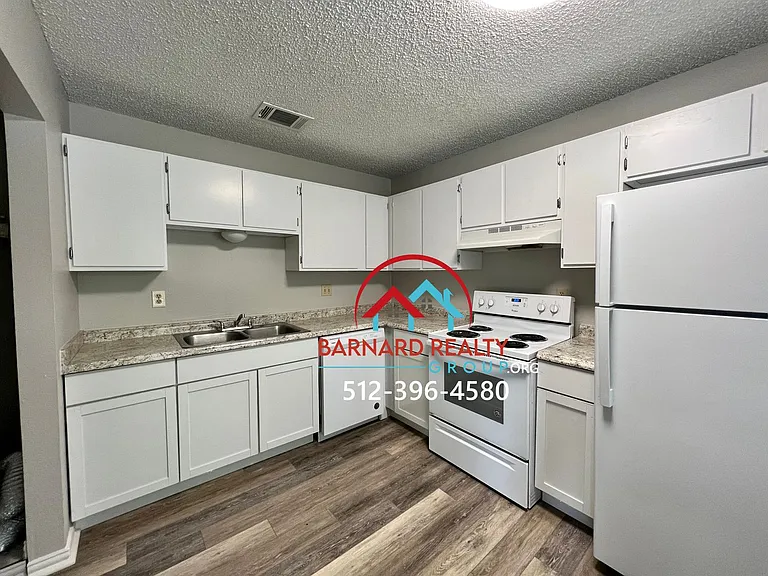 108 Lady Bird Lane — Photo 5