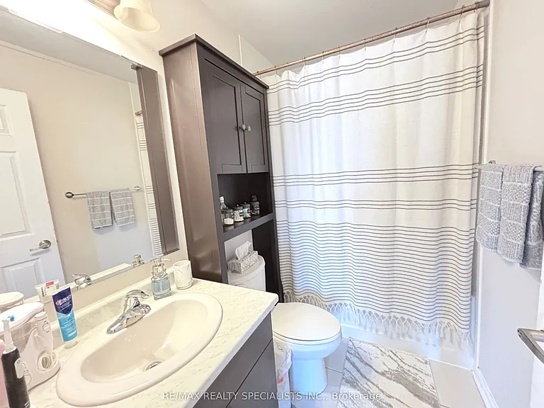 230 Mortimer Cres — Photo 13