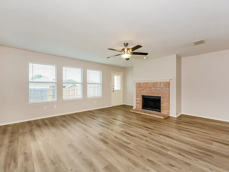 2217 Midbury Dr — Photo 3