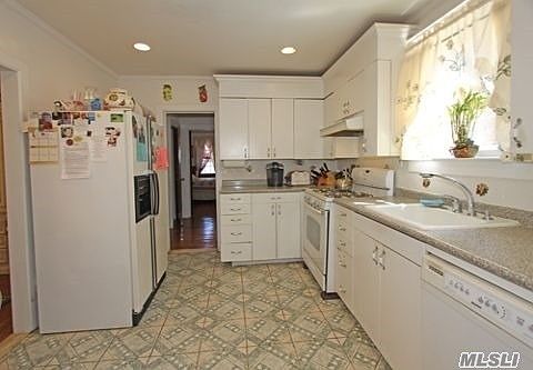4th image of 9 Sunnyside Ave