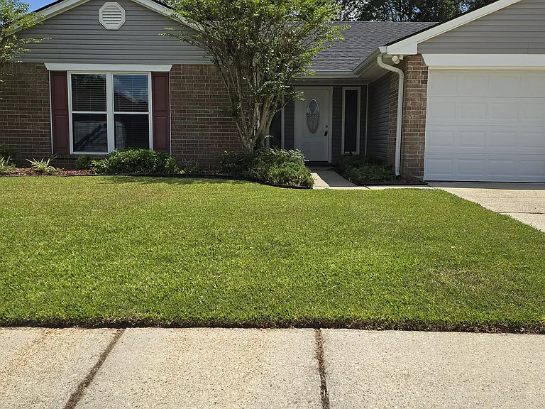 101 Dixie Cir — Photo 2