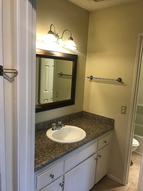 2nd image of 3933 Jewell St APT B13